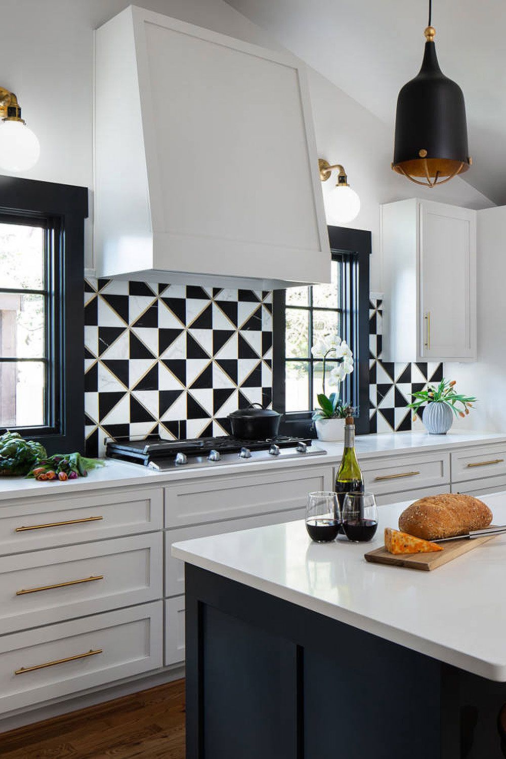 19+ ( Black & White ) Kitchen Backsplash Ideas - "Make it Contrast