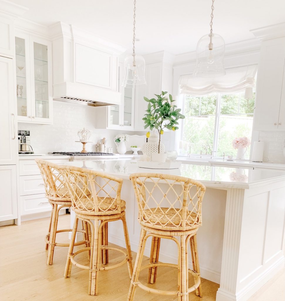 Classic Wooden Kitchen Island Chairs