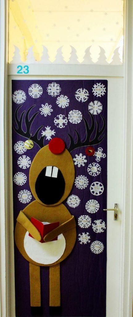 Cool Christmas door decorations | Funny christmas decorations, Office