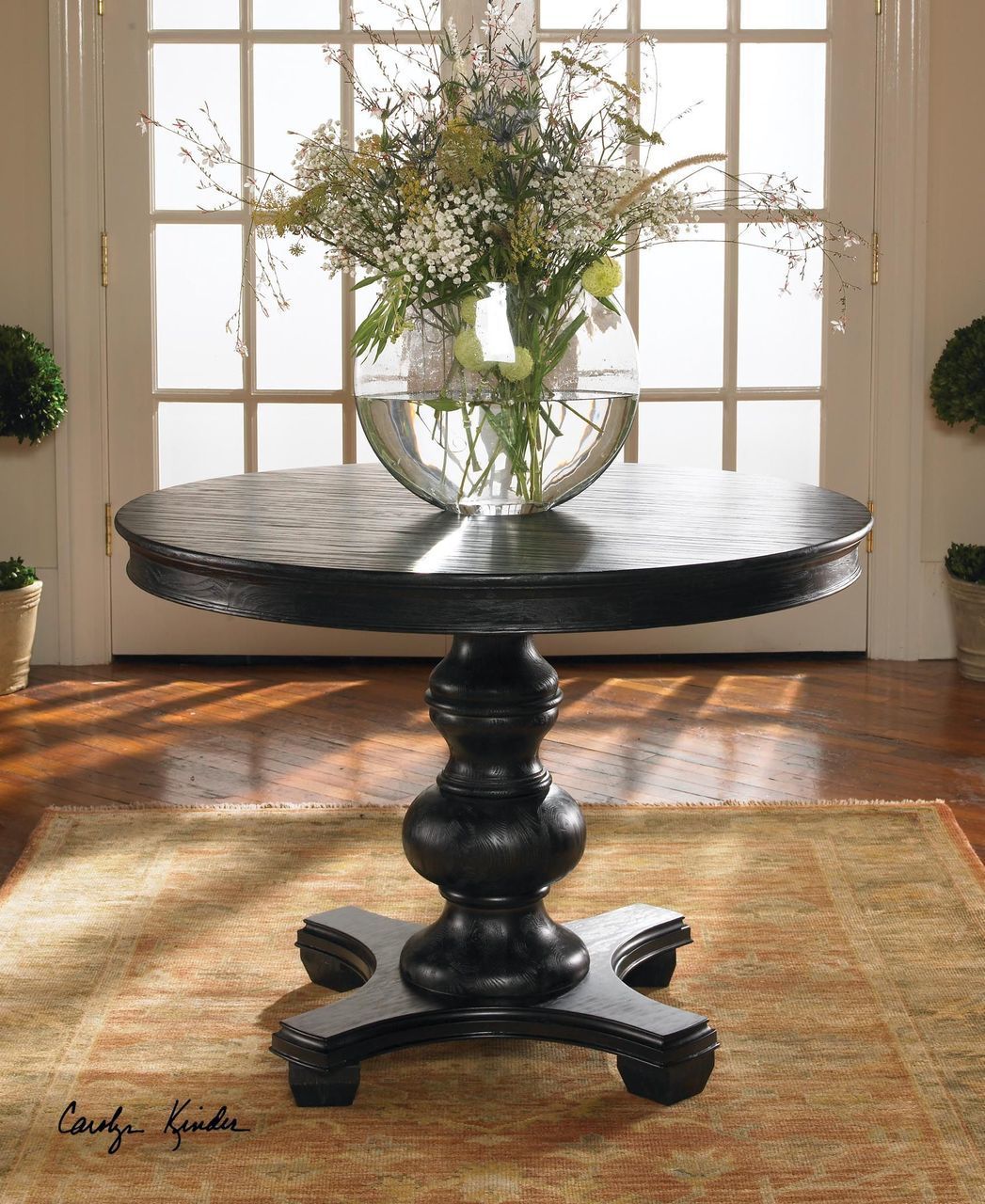 Elegant Classic Round Black Wood Entry Table | Black round dining table