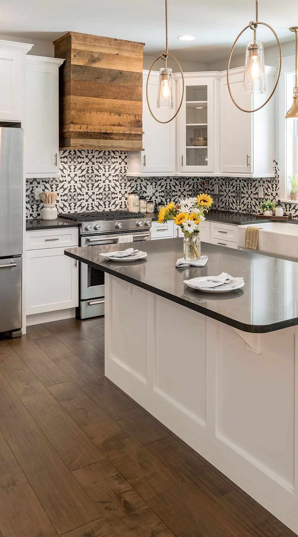 19+ ( Black & White ) Kitchen Backsplash Ideas - "Make it Contrast