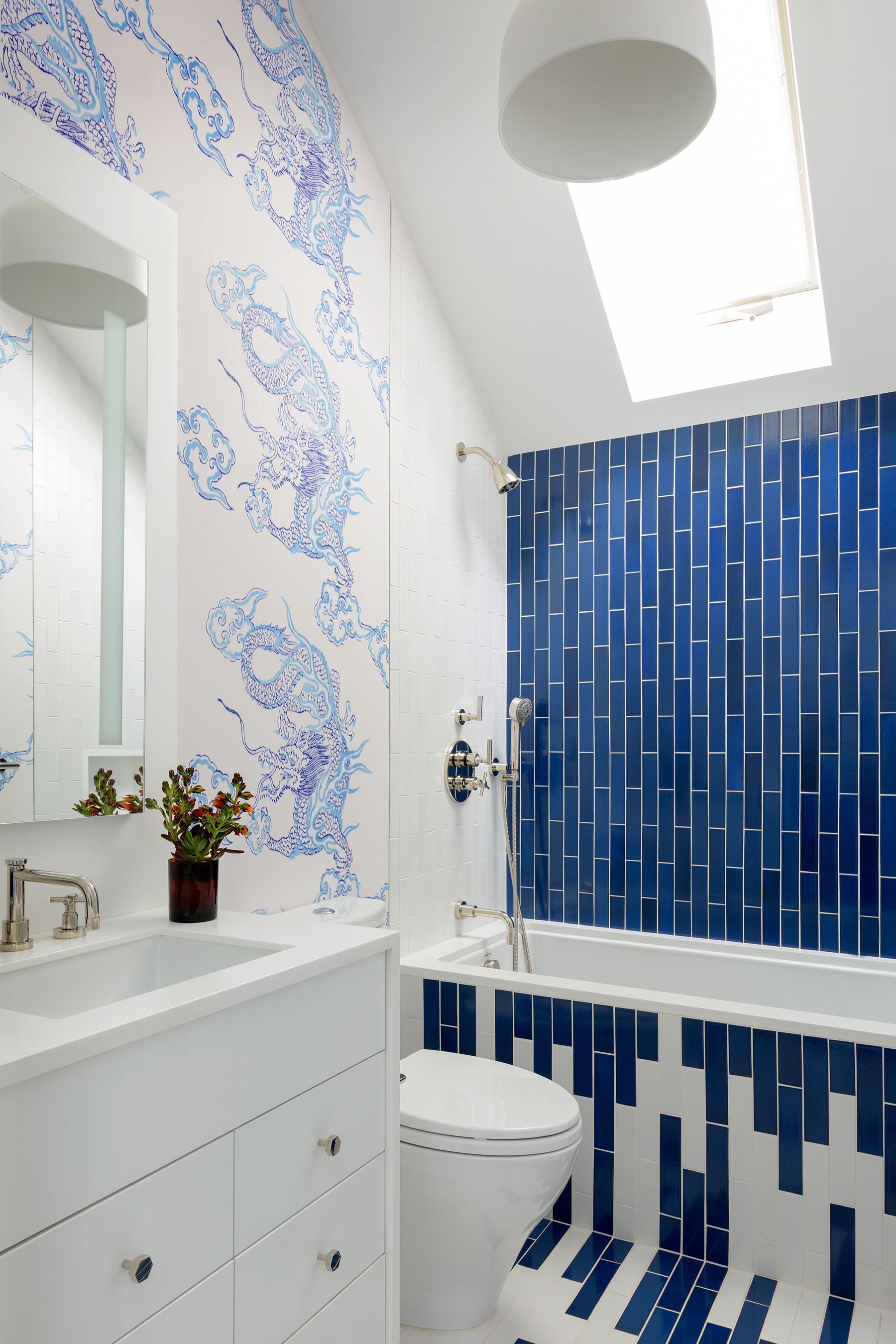 24 Creative Blue and Green Tiled Bathrooms - Best Tiled Bathroom Ideas